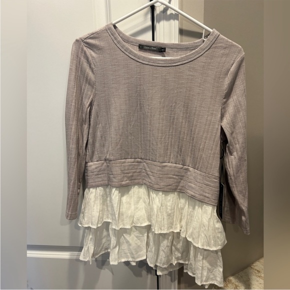 Doe & Rae Tops - Doe & Rae 3/4 Sleeve Ruffle Top Small NWT